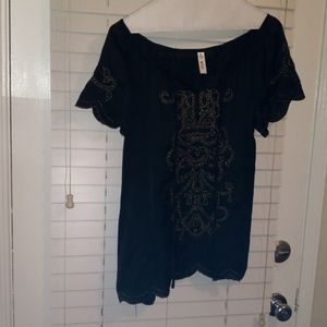 Buzz  embroidered  vintage top, size large.  Like new.